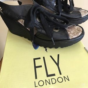 Fly London Black shoelaces ties platform sandals